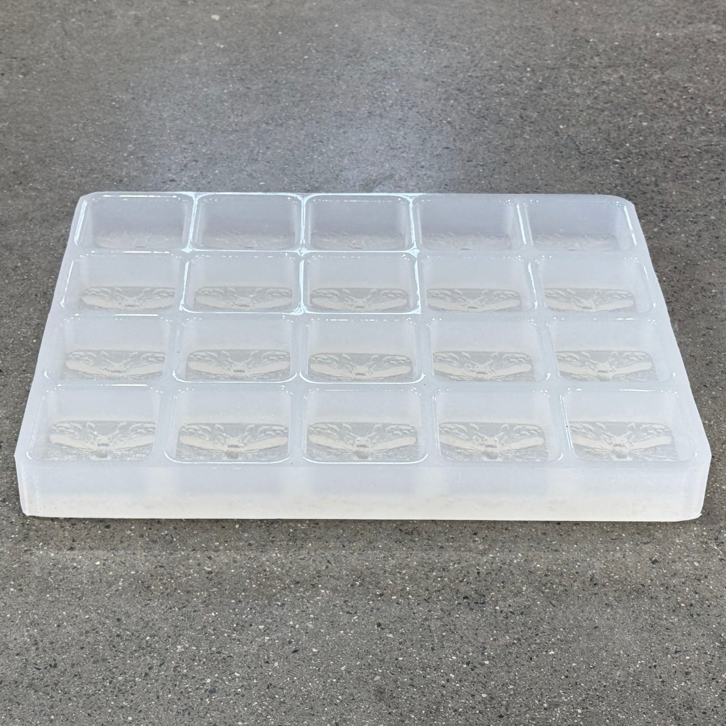 20 Bar Honey Bee 1 Silicone Guest Soap Mold