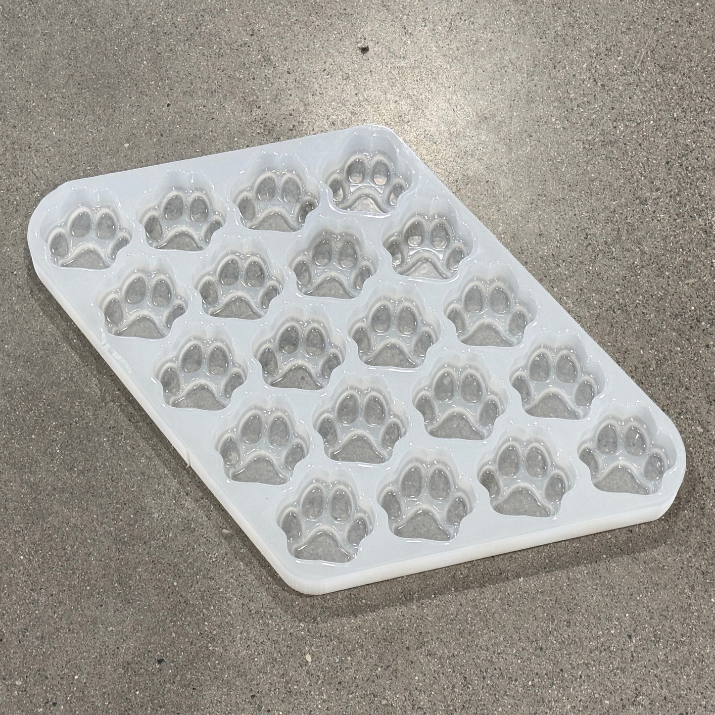 20 Bar Dog Paw Silicone Soap Mold